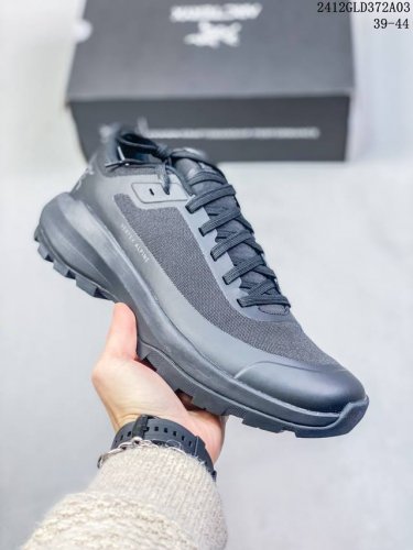 海外版本 始祖鸟bora Kragg Shoes覆盖透气男越野跑鞋 官方同步上架适合技术路线单日徒步穿着也可以一脚蹬穿法 Aeriosflgtx鞋受到长途野外跑