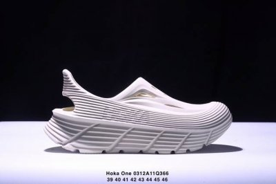 140 Hoka One One Bubble Crush Clog 夏季舒适防滑耐磨圆头拖鞋 Farfetch Eva发泡材质沙滩鞋 洞洞鞋 尺码见图 Xm0