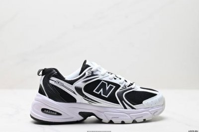 公司级新百伦 Nb530 New Balance 530 复跑古鞋Nb530这鞋双确实是Nb家经复典古款式之一，以全科新技诠释，成打功造530鞋款。鞋面保在持5