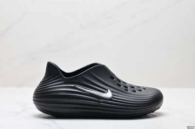 公司级Nike Reactx Rejuven8 耐克 简约舒适 洞洞鞋 由兼具轻便性和耐用性的Eva泡沫打造 拖鞋的外观十分吸引人 融合了舒适与时尚的元素 延续