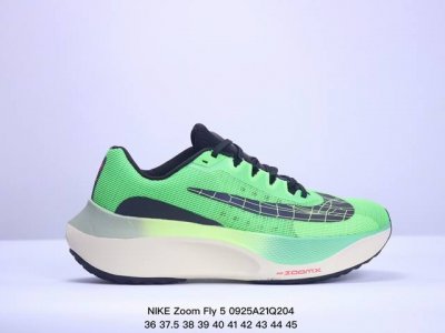 耐克 Nike Zoom Fly 5 运动鞋男女士公路跑鞋竞速跑步鞋厚底增高老爹鞋。采用耐用的设计，不仅可以部署在您最喜欢的比赛的起跑线上，还可以部署在征服后的