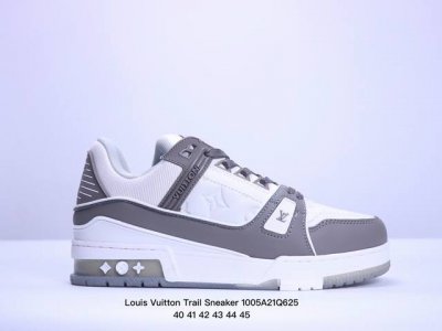 Louis Vuitton Trail Sneaker 路易威登低帮休闲鞋 艺术总监 Virgil Abloh 设计的路易威登手写标识则于侧面彰显品牌格调. 经