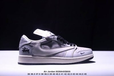 海外爆款限量发售！Nike Jordan Air Jordan 1“Supreme联名 复古黑蓝” 高端定制 低帮 复古 减震 防滑 耐磨 篮球鞋 定制鞋盒 大