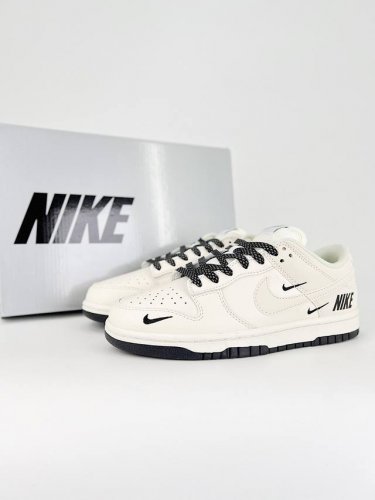出厂价 主推 Nike Dunk Sb Low 定制配色 Dunk Sb顾名思义，具有经典的dunk血缘，又注入了更多的时尚元素。相较于普通的dunk滑板鞋，改
