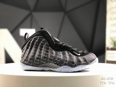 耐克 脚感硬 不习惯误入 哈达威 鞋面 鞋底都很硬的篮球鞋 公司级 nike Air Foamposite One White And Black 白喷 复古潮