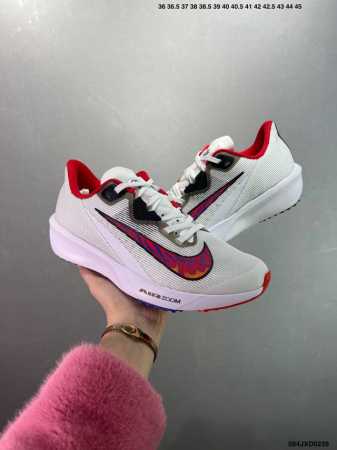 Nk Zoom Rival Fly 4 耐克超弹轻盈跑步鞋 Fv6040-101 #鞋款搭载 Flyknit 材料 打造出众弹性 易于穿脱。采用React技术 - 点击图像关闭