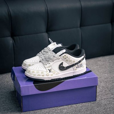 核心私 Nike Dunk 全套原楦原模倾力打造完美版型 独家原厂航空铝磨具打磨大底 鞋头坡度极致还原 无解鞋型 原盒原配 圈内天花板工艺 原厂冲刀 超高清洁度
