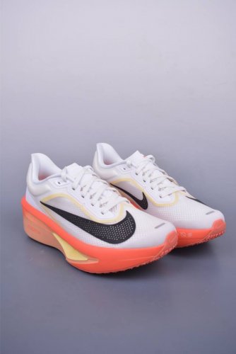 Nike Air Zoom Rival Fly 6 超轻跑步鞋 织物减震轻盈跑步鞋 内置真碳 纯原版本 该鞋款专为训练和竞速而生 助力疾速畅跑 采用柔软的泡绵缓
