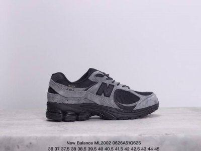 New Balance 新百伦 男女鞋真标半码制，原楦原纸版开发版型，采用固色翻毛皮拼接透气网眼织物鞋面，T-Beam大底提供足步弓支撑，保持步态稳定，后跟搭载