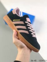 真标带半码！ Adidas Handball Spezial 阿迪达斯经典款 德训复古休闲板鞋 #全鞋采用反毛皮制作 牛筋耐磨大底 承载青春情怀的板鞋 经典三条
