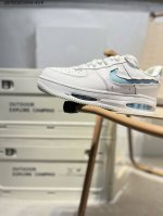 耐克 Nike Air Force 1 '07空军一号 百搭休闲运动板鞋。柔软、弹性十足的缓震性能和出色的中底设计，横跨复古与现代的外型结合，造就出风靡全球三十