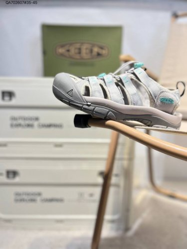 科恩Keen Jasper Rocks Sp贾斯珀都市系列复古低帮系带户外风露营徒步登山运动凉鞋 洞洞鞋 原楦型开发纸版采用固色编织网面鞋面材质内嵌高密度Eva