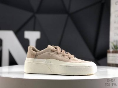 180 Adidas Labcourt 百搭休闲轻松舒适 耐磨透气低帮 板鞋 男女同款 鞋面使用了绒毛麂皮 ，鞋面和鞋底连接处使用了包边处理，看起来更加精致有型