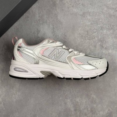 本地 核心私 新百伦 Nb New Balance Mr530系列复古老爹风网布跑步休闲运动鞋 小众老爹鞋 new Balance 530系列鞋款最早风靡于 2