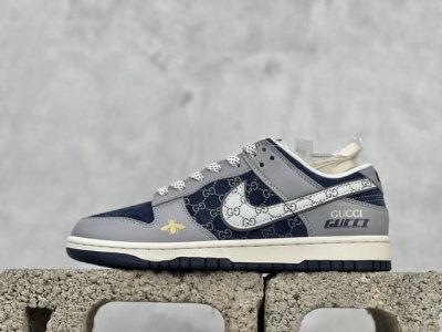 Nk Sb Dunk Low 古驰联名-小蜜蜂暗纹白勾 周年高端定制 低帮休闲板鞋 Fc1688-195 #定制鞋盒 大厂纯原品质出货 超高清洁度 皮料切割干净