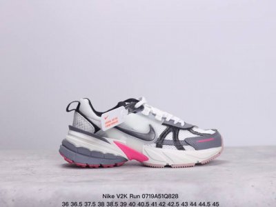 公司级nike V2K Run 复古单品 纯原级别 复古老爹鞋跑步鞋 鞋款被命名为 Runtekk 设计上借鉴了 2000 年的跑鞋风格 配色上以金属银为主调