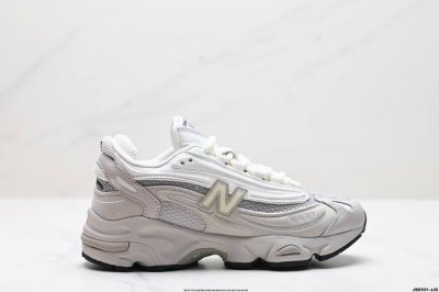 公司级新百伦New Balance 1000 系列低帮复古老爹风休闲运动跑步鞋 New Balance 在不同配色上其鞋面材质呈现不同感觉，无论是运动风抑或是高
