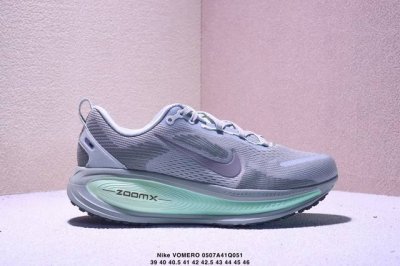 nike Vomero 18X 轻盈跑鞋 公司级顶级版本 Nike Vomero 18 舒适百搭防滑耐磨 低帮 休闲跑步鞋男女同款 货号：Hm6803 007