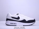 真标Nike Air Max 1 Air Max 气垫 全新配色 鞋身材质均选择皮革、织物、麂皮多种材质覆盖，保证质感的前提下，层次感也相当不错。细节方面，除了
