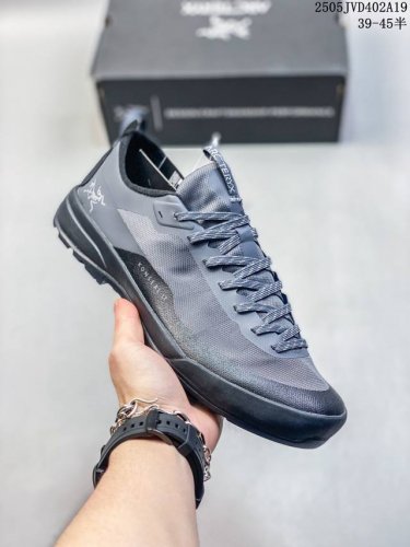 k L始祖鸟Norvanld3Gore-Tex 覆盖防水男子越野跑鞋 官方同步上架适合技术路线单日徒步穿着 Aeriosflgtx鞋受到长途野外跑步鞋的启发 适