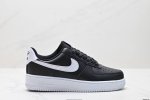 真标耐克Nike Air Force 1‘07空军一号低帮百搭休闲运动板鞋。柔软、弹性十足的缓震性能和出色的中底设计，横跨复古与现代的外型结合，造就出风靡全球三