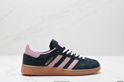 公司级Adidas Handball Spezial 官方正确版本 阿迪达斯经典款 复古休闲板鞋 全鞋采用反毛皮制作 牛筋耐磨大底 承载青春情怀的板鞋 经典三条