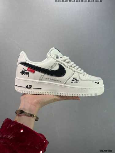 公司级 Nike Air Force 1 Low’07 空军一号低帮休闲板鞋 定制皮料 原楦原纸板 纯正空军版型 内置全掌气垫 货号：Hv6000 Size：3