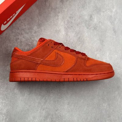 本地 核心私 耐克Nike Dunk Low Se 扣篮系列 复古低帮休闲运动滑板板鞋 采用脚感柔软舒适Zoomair气垫 有效吸收滑板等极限运动在落地时带来的
