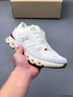 on昂跑全新一代综合体能训练运动鞋男女缓震回弹跑步鞋Cloud X 4 融入创新设计的Cloud X4综合训练鞋专注于多种训练场景、健身房运动以及高强度间歇训练