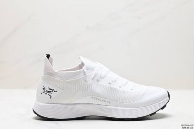 公司级k L始祖鸟norvanld3Gore-Tex 覆盖防水男子越野跑鞋 官方同步上架适合技术路线单日徒步穿着 Aeriosflgtx鞋受到长途野外跑步鞋的启