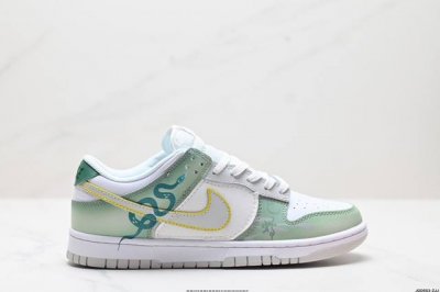 公司级耐克Nike Dunk Low 扣篮系列 复古低帮休闲运动滑板板鞋 采用脚感柔软舒适Zoomair气垫 有效吸收滑板等极限运动在落地时带来的冲击力 为街头