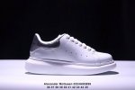 真标意大利高奢品牌Alexander Mcqueen亚历山大 麦昆 Sole Leather Sneakers低帮时装厚底休闲运动小白鞋 货号:553770 W