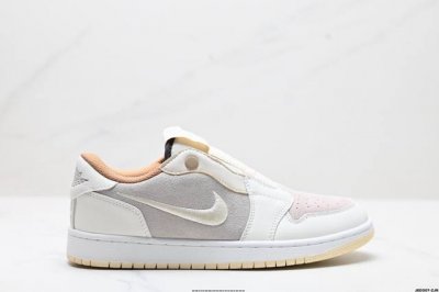 公司级Air Jordan 1 Low Slip Shadow 全新配色 刺绣勾 解构风 乔丹篮球鞋系列 这款特别版采用无鞋带设计 容易穿脱 更有独特刺绣Swo