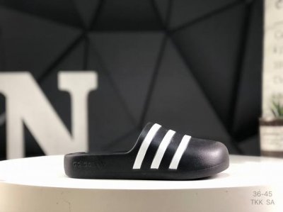 80 adidas/阿迪达斯 ，男女鞋采用人体工学设计鞋床，超轻耐磨Md发泡成形鞋模《请回答1988》同款Adidas条纹拖出新了阿迪达斯Adidas Orig