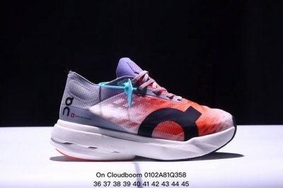 公司级 On 昂跑 Cloudboom Strike 轻量透气舒适百搭防滑耐磨 低帮跑步鞋 尺码：如图所示 Xm0102Q358