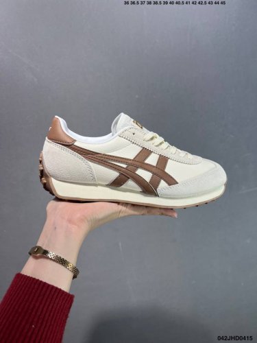 公司级Onitsuka Tiger Edr 78 复古单品 此款Onitsuka Tiger从款式颜色造型上体现出追求舒适和细节，鞋类更是推崇手工制作的严谨，融