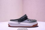 公司级卡骆 Crocs Eva 波波 防滑透气 运动凉鞋 一体成型鞋身的创新洞洞鞋 大胆的雕刻外观造型和运动灵感设计 活力十足 穿上它就是街头潮流的代表 变身时