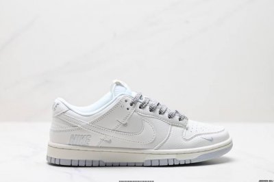 真标耐克Nike Dunk Low Retro 扣篮系列低帮休闲运动滑板板鞋 货号:Dq1098-001 尺码:36 36.5 37.5 38 38.5 39