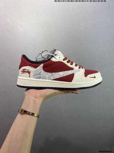 公司级Fragment X Travis Scott X Dior air Jordan 1 Low 三方联名倒钩 全新的三方联名低帮倒钩鞋面延续了黑脚趾设计