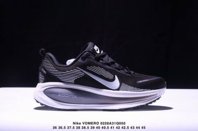 公司级Nike Vomero 18 耐克 舒适减震防滑 低帮跑步鞋 全掌Reactx泡绵中底 前掌和后跟还配备了Air Zoom气垫单元 据说跑起来更快更舒适哦