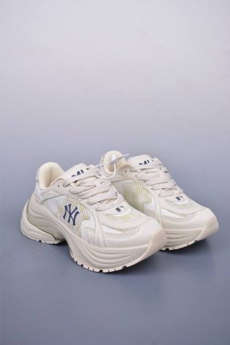 Mlb New York Yankees Curve Runner 张凌赫同款 低帮流浪鞋 出游大胆穿 上镜C位密码 以复古基调书写千禧美学 融合现代机能元素风
