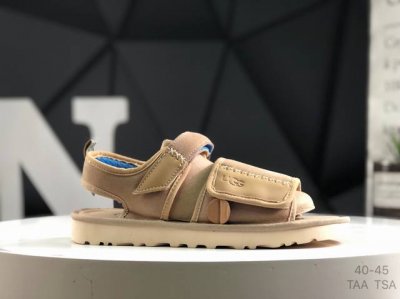 美国轻奢品牌 Ugg 凉鞋 系列轻量运动慢跑男鞋 尺码：40-45 Taa Tsa 货号：M 1136650