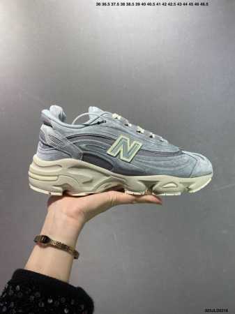 公司级新百伦New Balance 1000 系列低帮复古老爹风休闲运动跑步鞋 New Balance 在不同配色上其鞋面材质呈现不同感觉，无论是运动风抑或是高 - 点击图像关闭