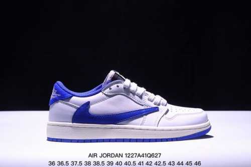 乔丹一代 Air Jordan 1 乔1 低帮aj1倒勾系列 运动鞋复古休闲篮球鞋 提高了与足部的贴合度，给人不一样的穿着体验。鞋底的平稳支撑，让你在运动中随意