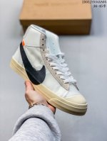 200 36-45半码 Nike/耐克 男女鞋真标半码制硫化工艺，升级正确原装铝楦数据楦型，激光定点手工黏贴围条翘度，头层皮革支撑后跟饰片，采用韩国进口网纱热熔