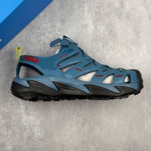 本地250 核心私 hoka One One Hopara 户外机能山地凉鞋 #鞋型从外观就给人强烈的户外机能感，粗犷率性的厚底设计，继承了 Hoka One