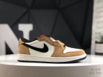 公司级带半码 耐克 乔丹Air Jordan 1 Low Aj1 乔1 乔丹1代Aj1 低帮复古文化休闲运动篮球鞋。该鞋款从 1985 年元年款汲取设计灵感，焕