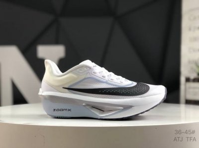 耐克 Nk Zoomx Invincible Run Flyknit Fk6 Zoom Fly 6轻量飞织低帮休闲运动慢跑鞋 此鞋专为长跑运动员而生 是为5至1