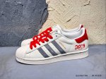 220 #新品上市实拍 Adidas Originals Sl 72 Rtn 阿迪休闲防滑耐磨低帮板鞋 经典低帮设计和橡胶外底，采用舒爽尼龙鞋面，绒面革饰面和皮