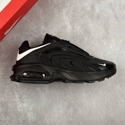 本地 核心私 nike Air Max Fire 后掌气垫 缓震休闲运动跑鞋 dn8的核心亮点在于其八腔气垫结构 根据不同部位设定的气压值专为行走设计提供卓越的